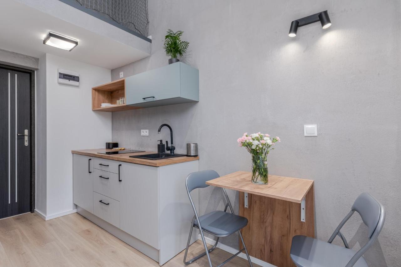 Parkside Fresh Apartments - Old Town Guesthouse - By Upstairs Krasków Exterior foto