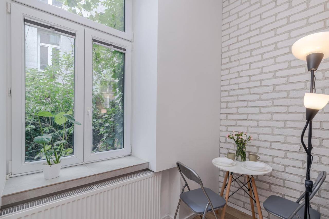 Parkside Fresh Apartments - Old Town Guesthouse - By Upstairs Krasków Exterior foto