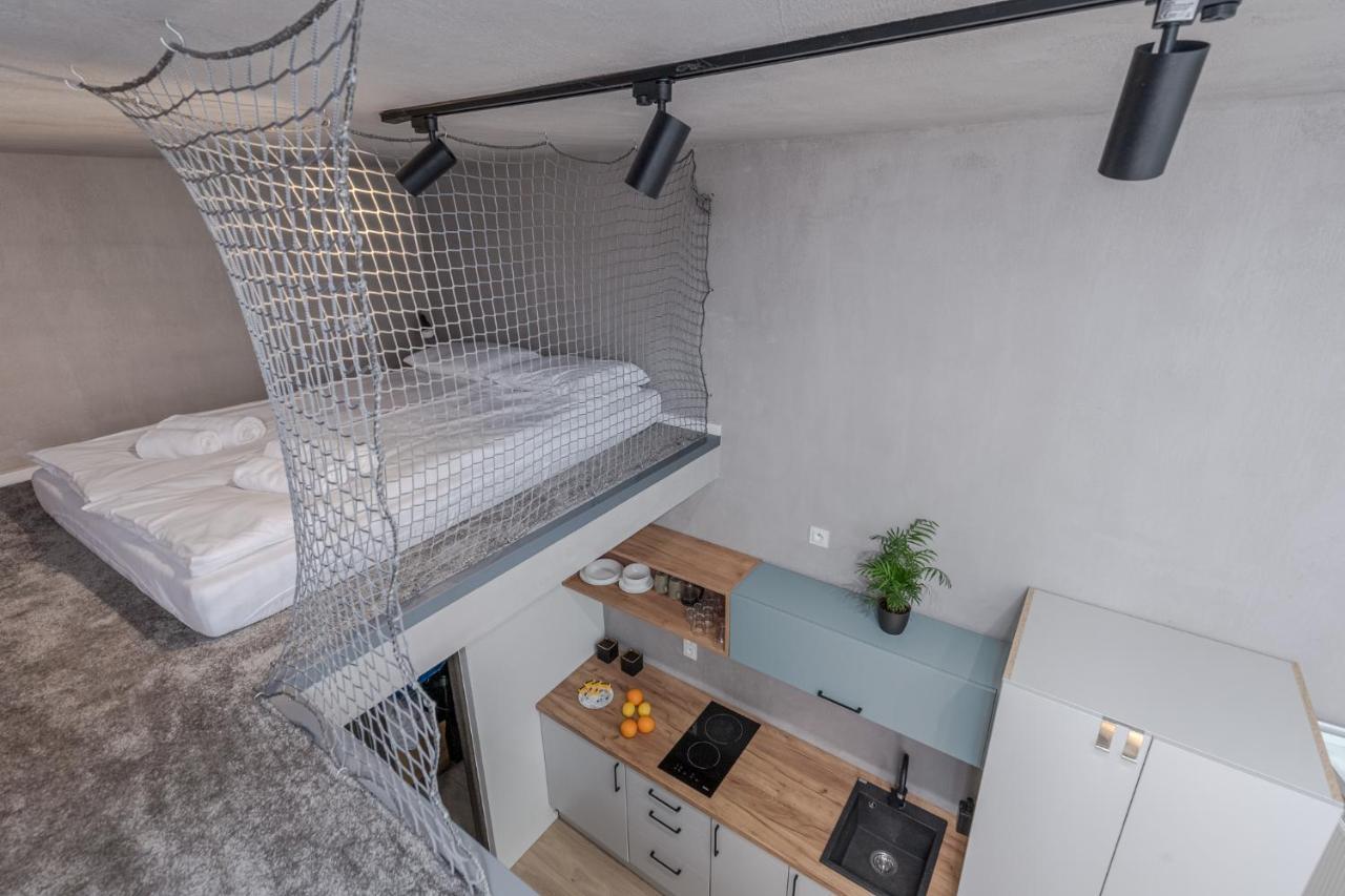 Parkside Fresh Apartments - Old Town Guesthouse - By Upstairs Krasków Exterior foto