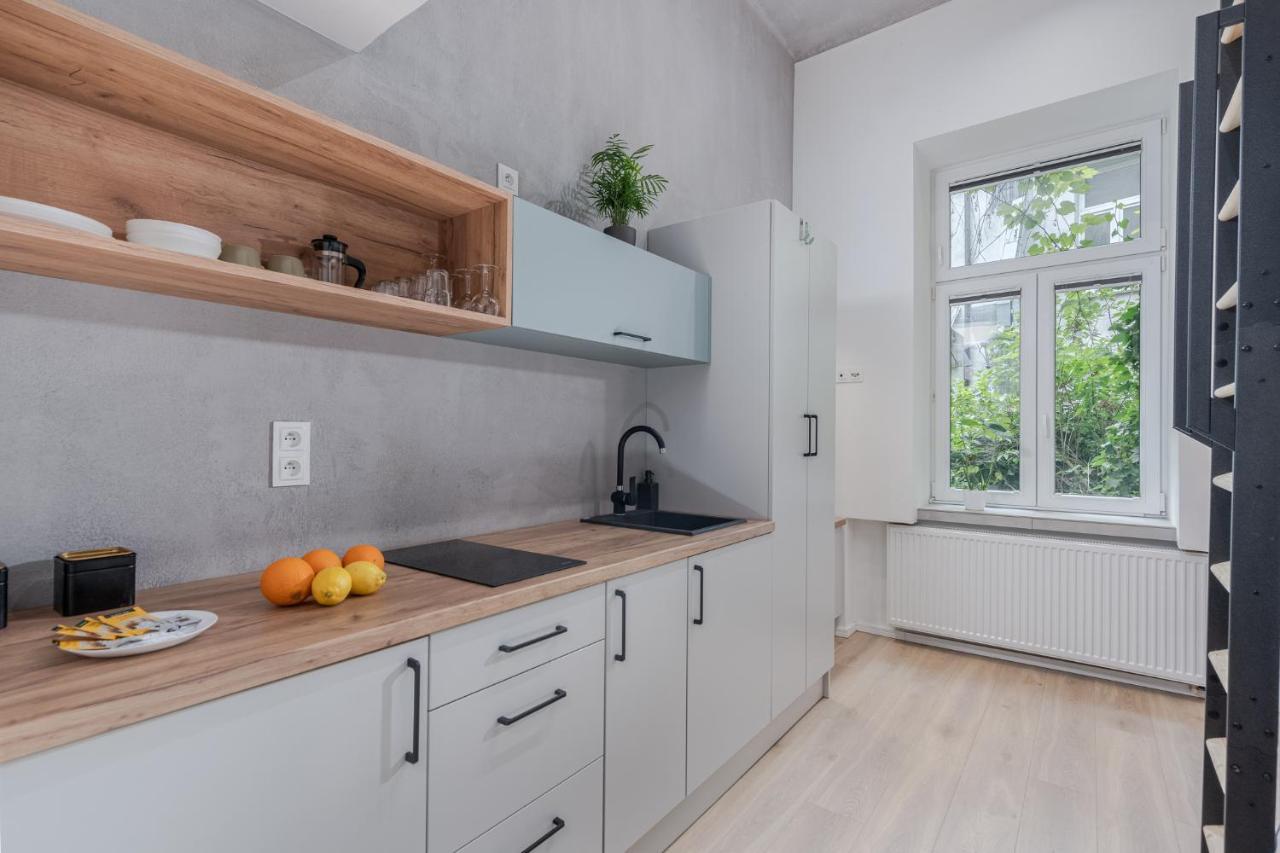 Parkside Fresh Apartments - Old Town Guesthouse - By Upstairs Krasków Exterior foto