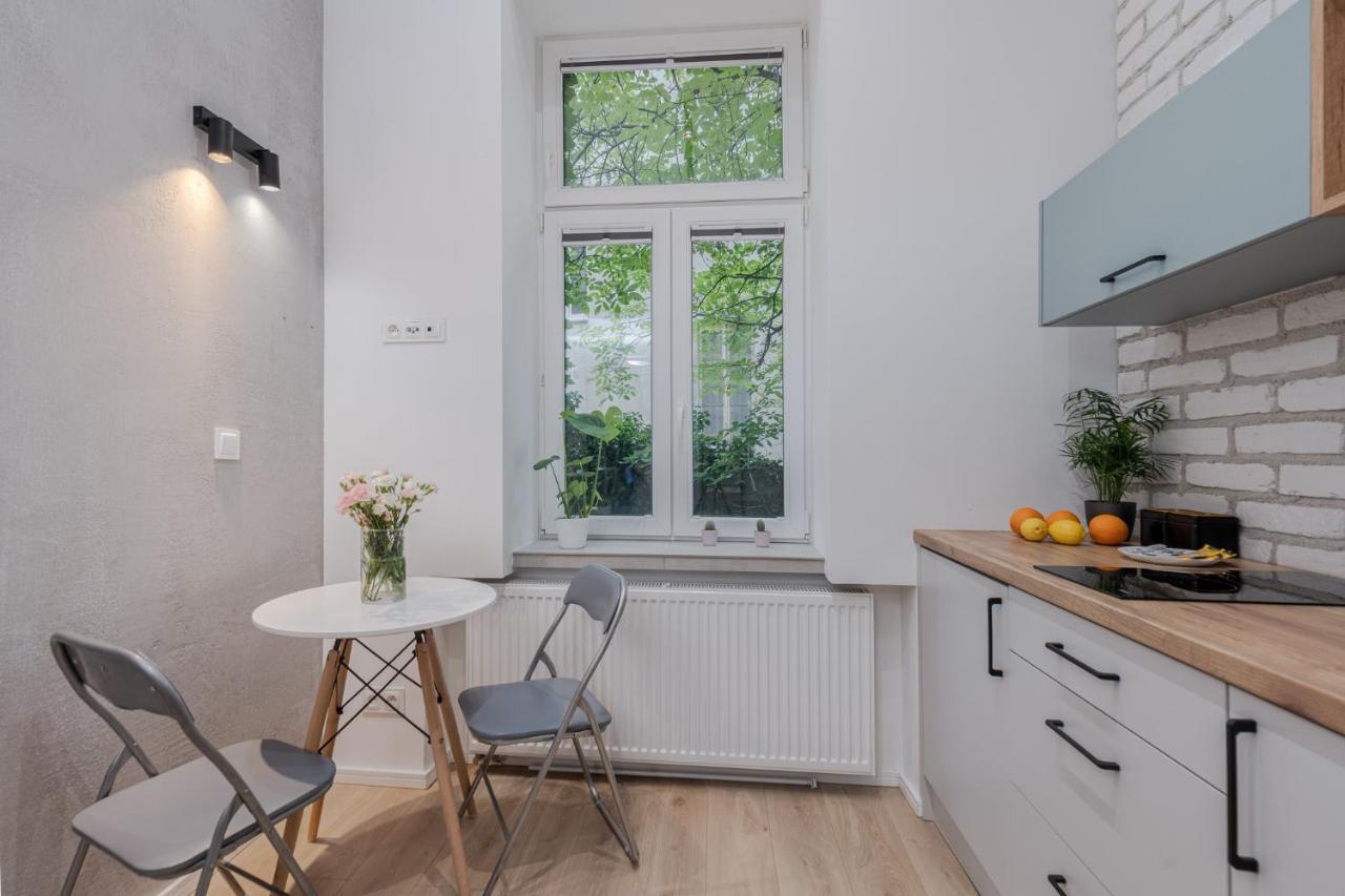 Parkside Fresh Apartments - Old Town Guesthouse - By Upstairs Krasków Exterior foto